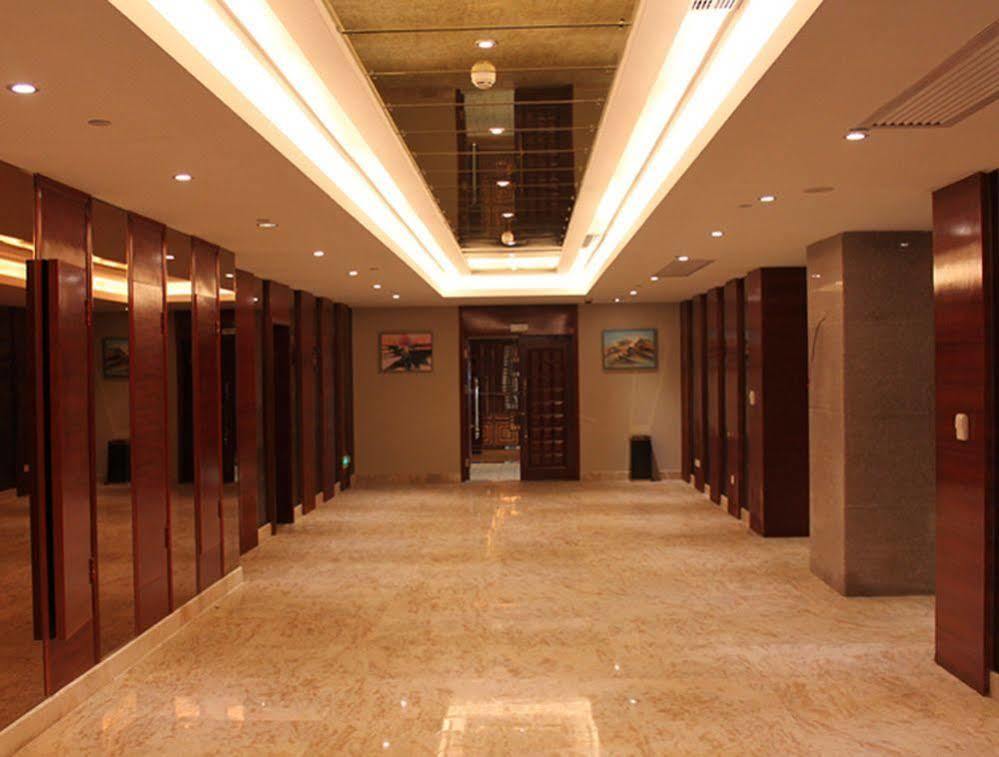 Century Palace Hotel Tung-kuan Exteriér fotografie